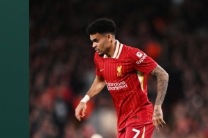 开云官网-助攻制胜球!官方:迪亚斯当选利物浦1-0埃弗顿队内最佳球员